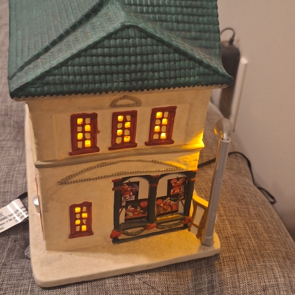 Collectibles - Picture 5 of 9